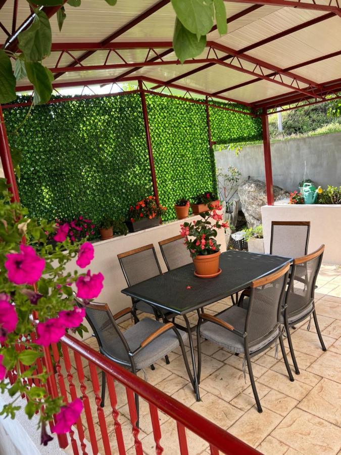 Apartament Green Valley Оміш Екстер'єр фото