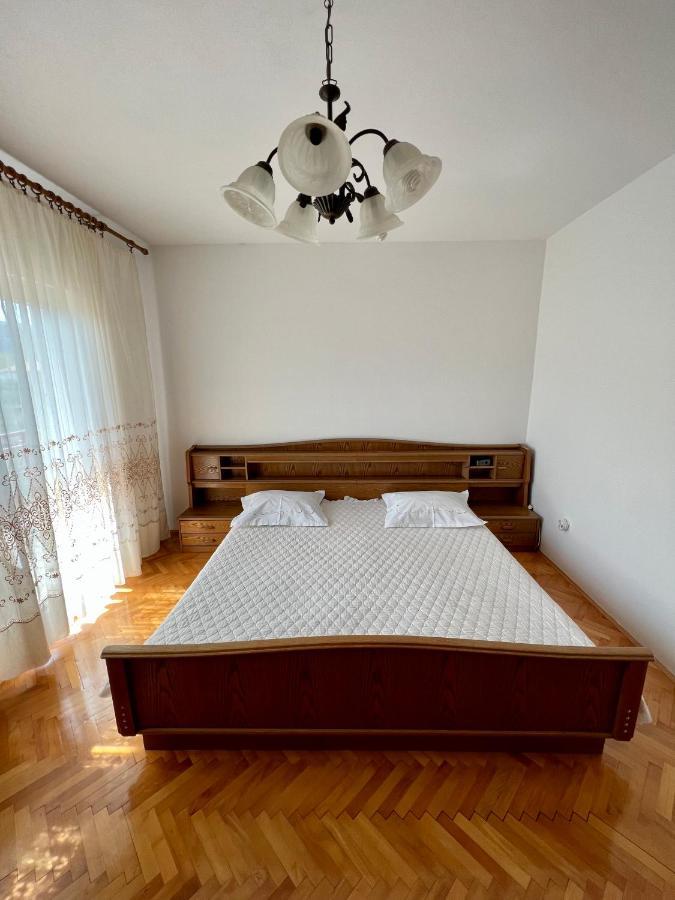 Apartament Green Valley Оміш Екстер'єр фото