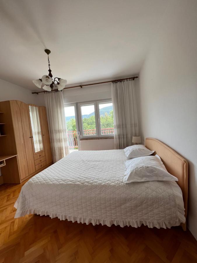 Apartament Green Valley Оміш Екстер'єр фото