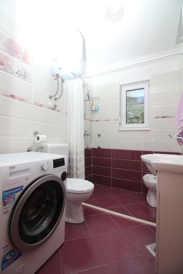 Apartament Green Valley Оміш Екстер'єр фото